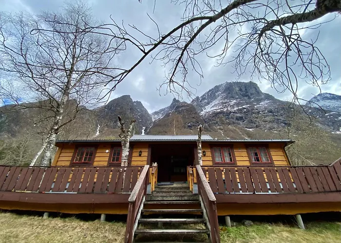 Trollstigen Camping And Gjestegard
